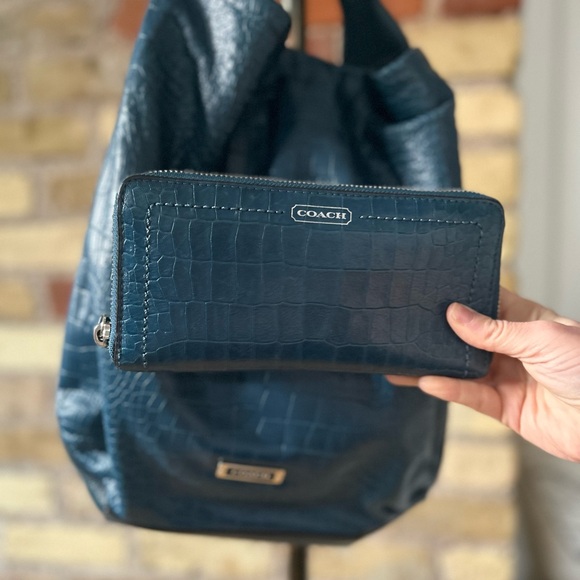 Coach Blue Crocodile-Embossed Hobo Bag and wallet - Picture 1 of 3